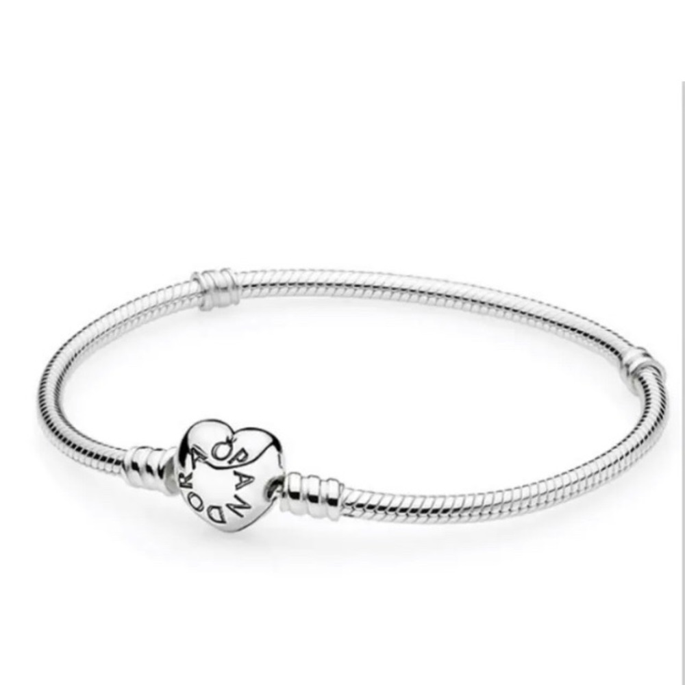 Pandora bracelet! Please read!